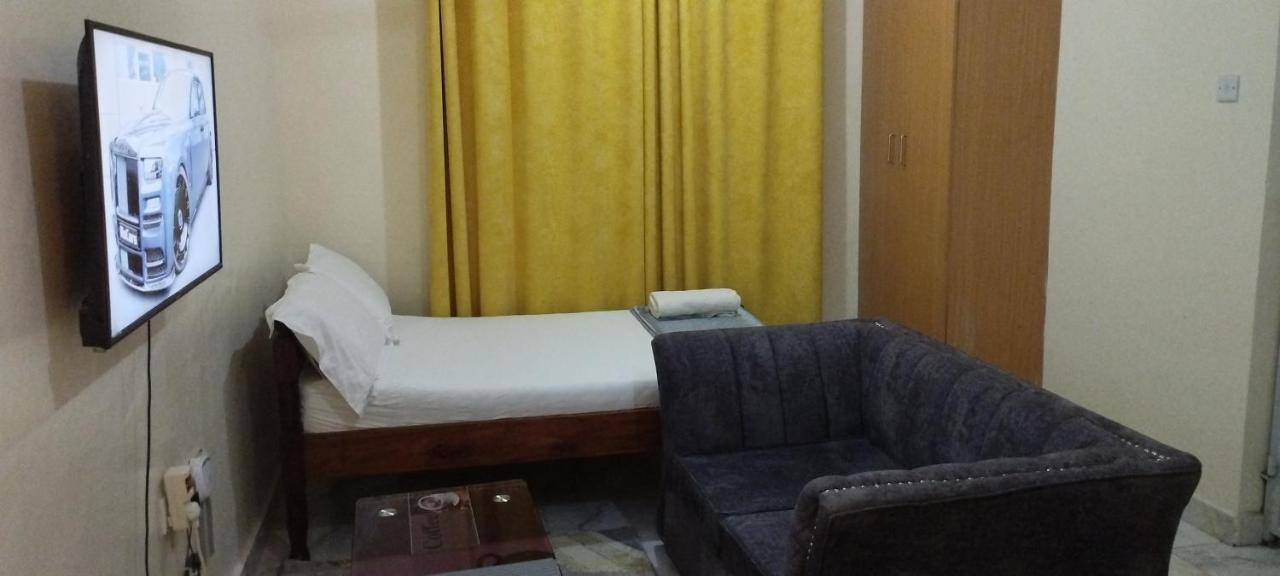 Divine Studio Bed & Breakfast Mombasa Exterior photo